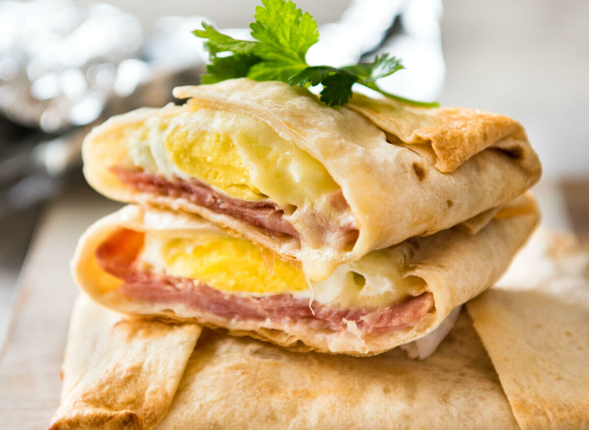 Яичный конвертик с сыром